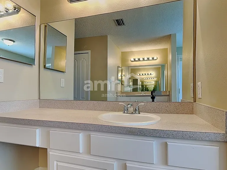 1226 Loretto Cir — Photo 13