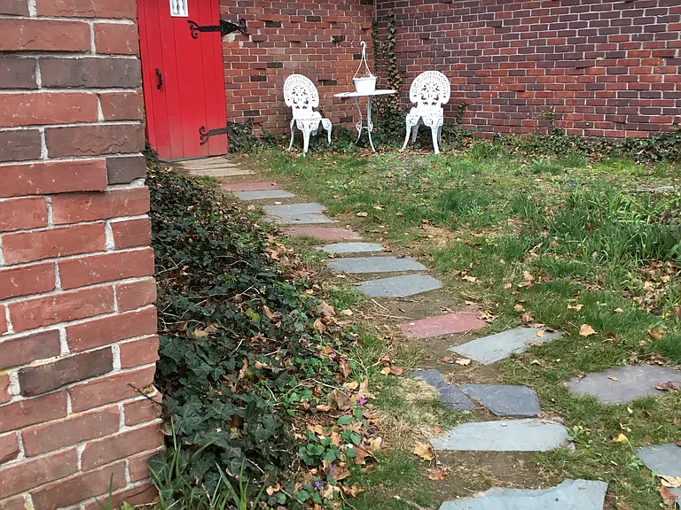 140 Hillcrest Ave #2 — Photo 2