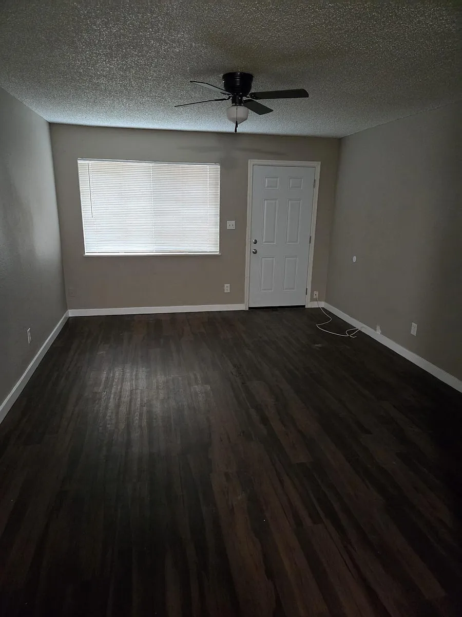 Building Photo - 1701 W Peoria Ave #1701