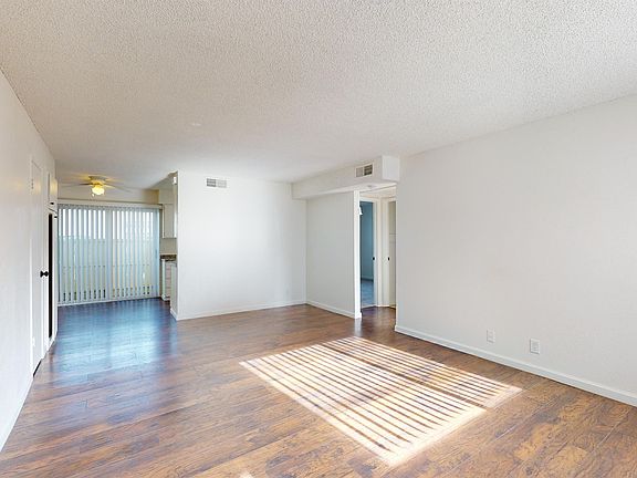 5th image of 715 Mary St #17