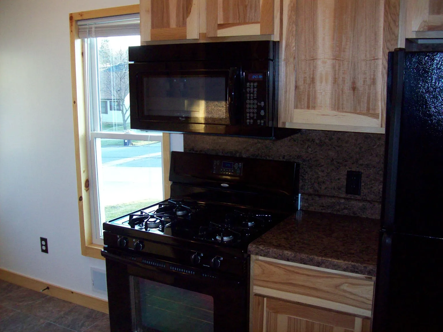 2 bed, 1000 sqft, $1,450 — Photo 2