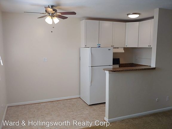 4th image of 946 Little Bay Ave APT G