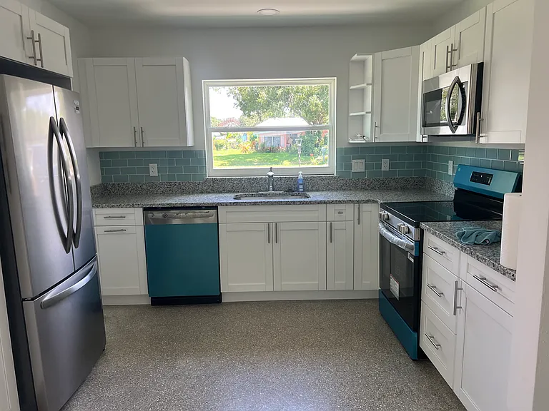 7906 Lockwood Dr — Photo 4