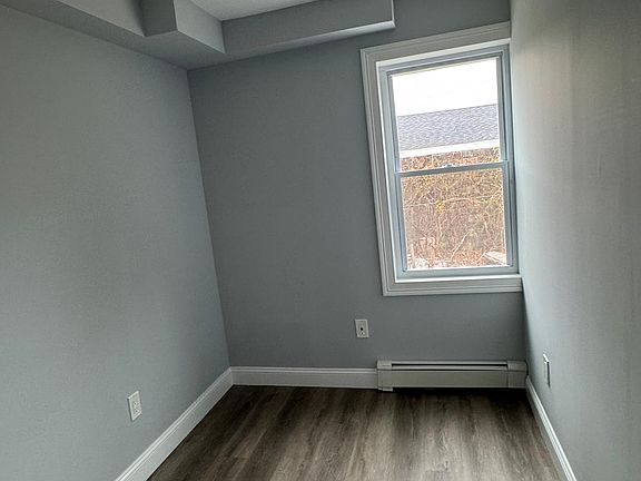 5th image of 354 Knowlton St