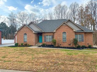 1022 S Ridge Trl, Clarksville, TN 37043