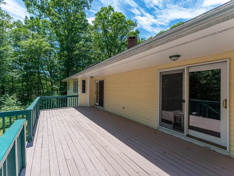 202 West Rd — Photo 31