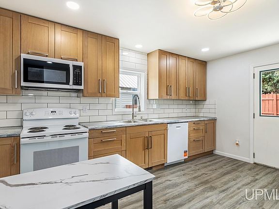 5th image of 434 Chestnut St