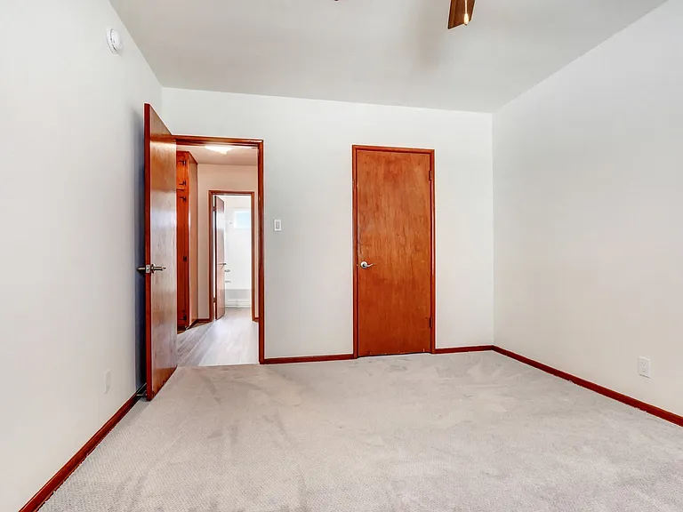 12224-34 Chandler Blvd — Photo 45