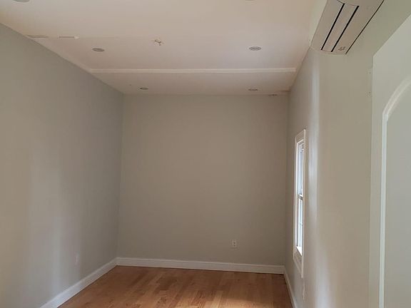 5th image of 4633 Bronx Blvd #D