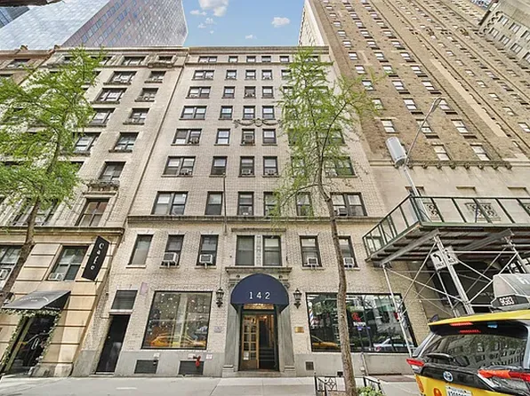 142 East 49th Street image 7 of 7