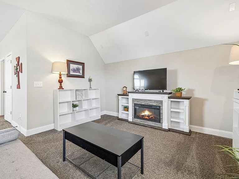 8325 Turnbull Dr — Photo 43