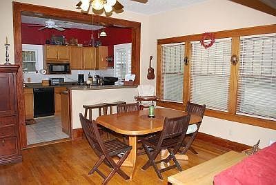 3rd image of 614 N Crawford Ave