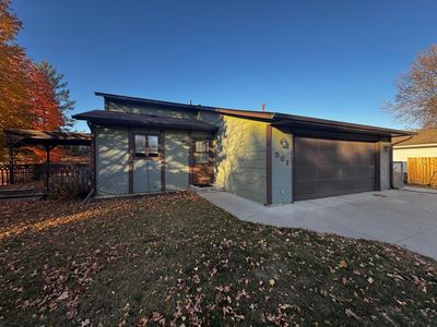 501 Saxony Ct, Chaska, MN, 55318