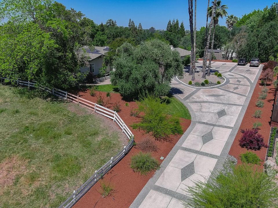 1st image of 11201 Valley Oak Dr