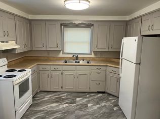 1712 S Memorial Dr, Appleton, WI 54915
