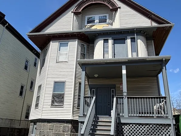 9 Helen St, Dorchester, MA 02124