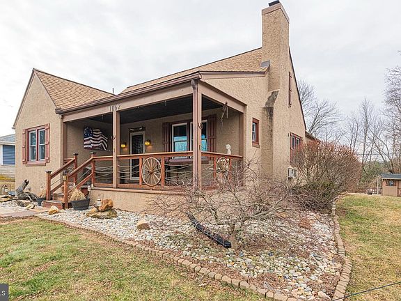 2nd image of 1062 W Meadowbrook Rd