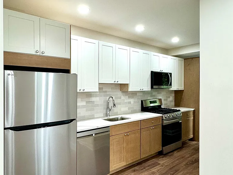 118 Parkview Ave #2 — Photo 5