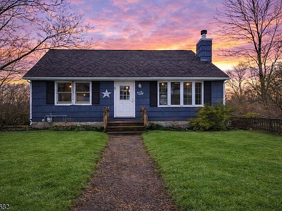 2nd image of 27 Condict Rd