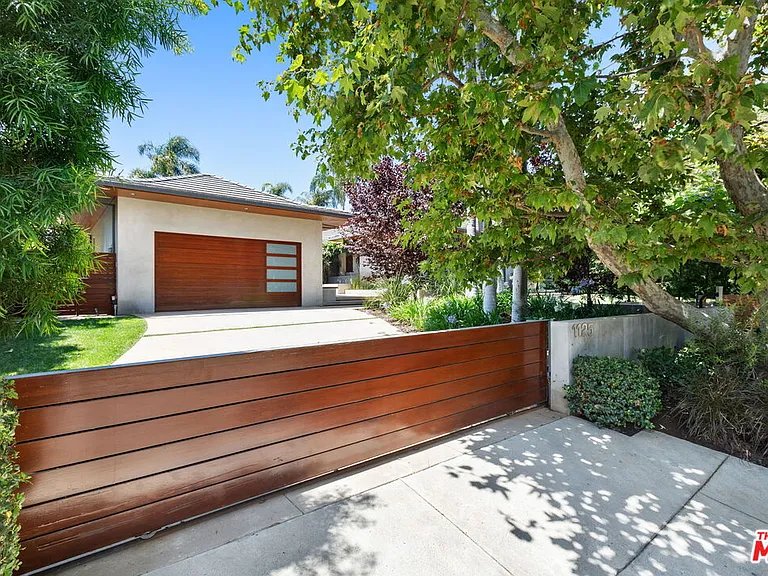 1125 Napoli Dr — Photo 4