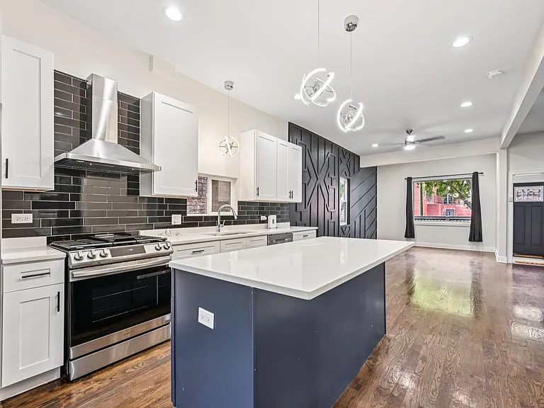 6547 S Langley Ave — Photo 3