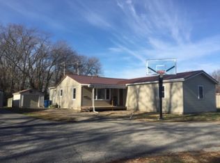 703 Wilmar Dr, Carmi, IL 62821