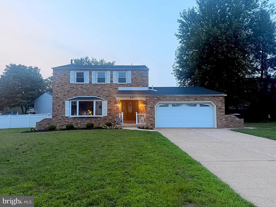 1st image of 65 Lincoln Dr