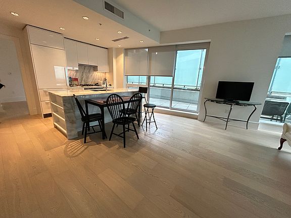 3rd image of 1500 Martin St #405