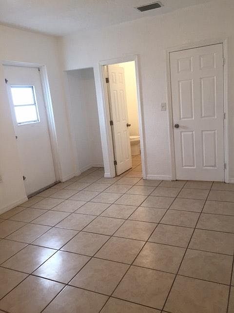 1st image of 2814 W Marquette Ave