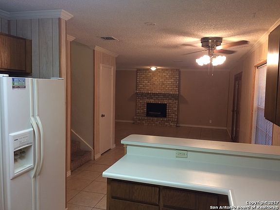 5th image of 3007 Lake Grande St