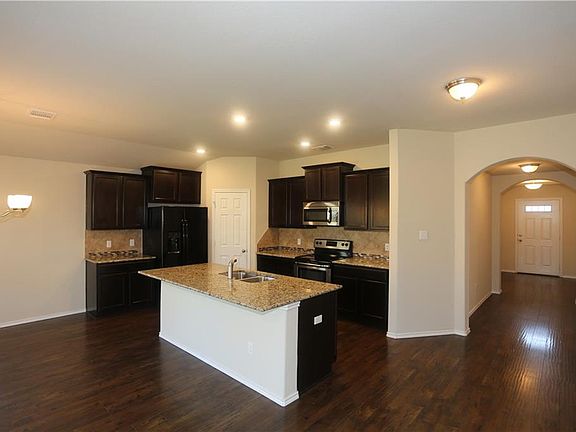 4th image of 2813 Skinner Dr