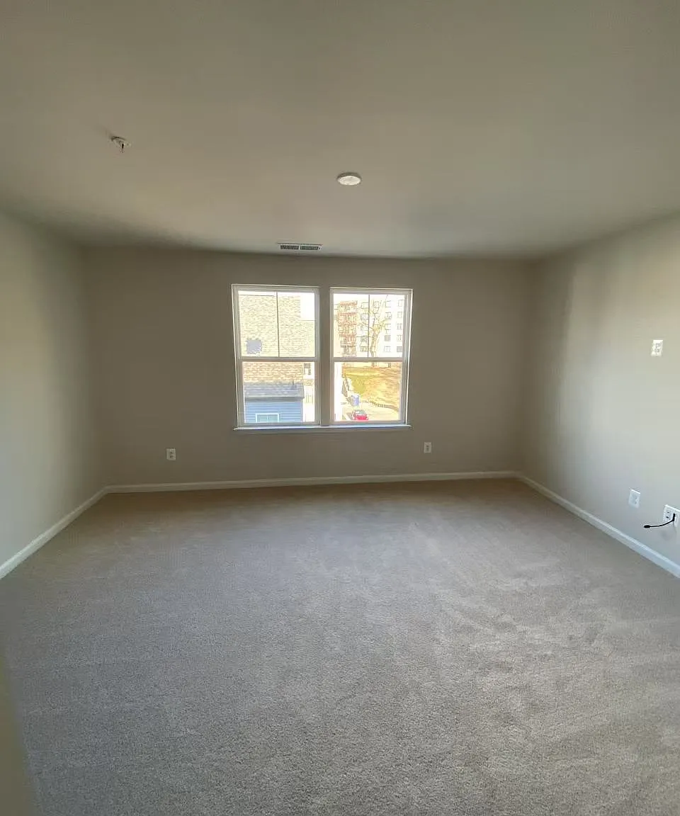 5923 Northwest Dr — Photo 4
