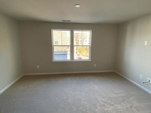 4th image of 5923 Northwest Dr