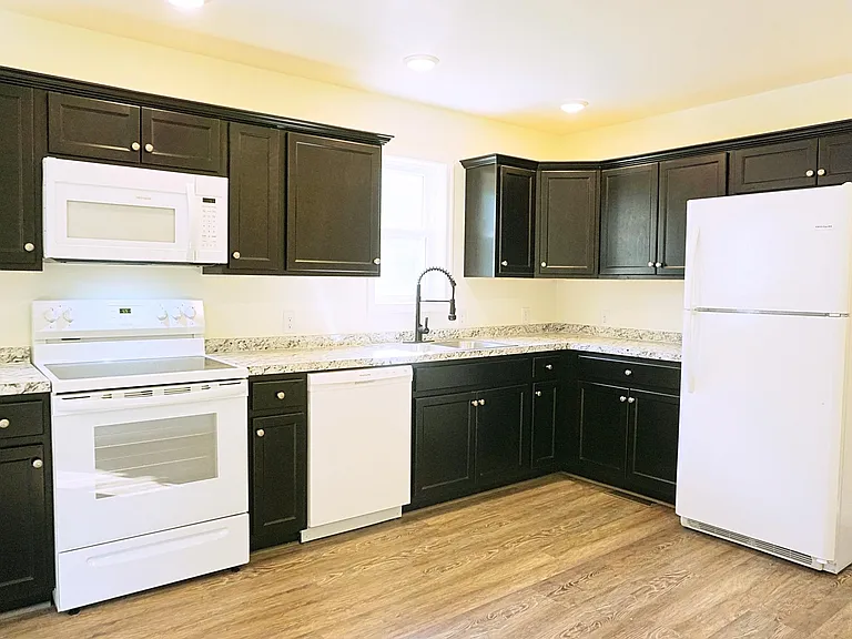 1091 Rolling Hills Rd — Photo 10