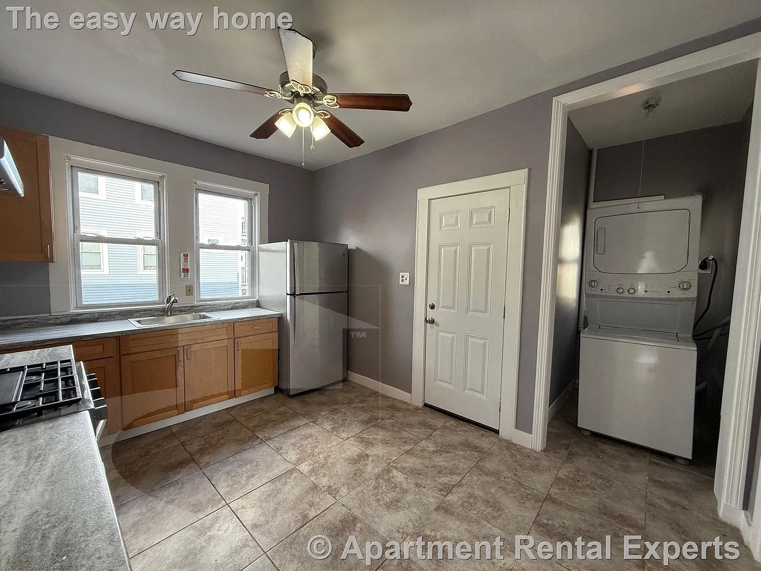 3 bed, 1100 sqft, $3,300 — Photo 2