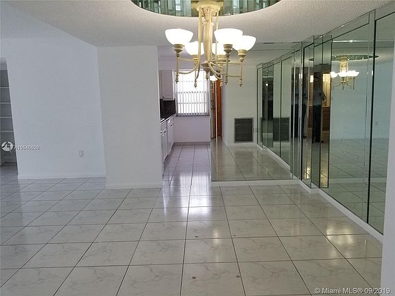 2nd image of 2851 NE 183rd St APT 202E