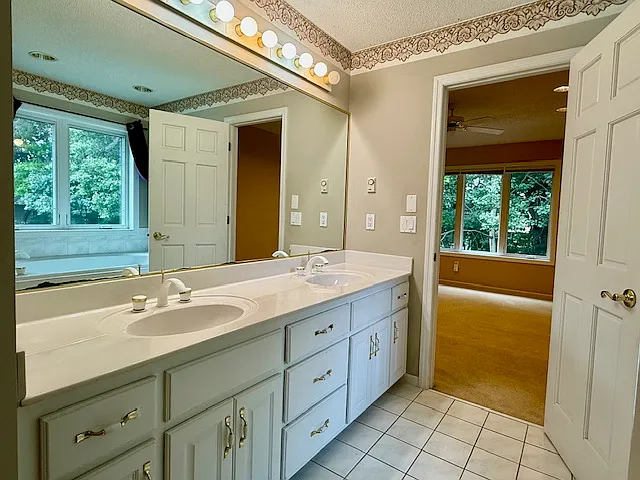 5745 Annapolis Ln N — Photo 15
