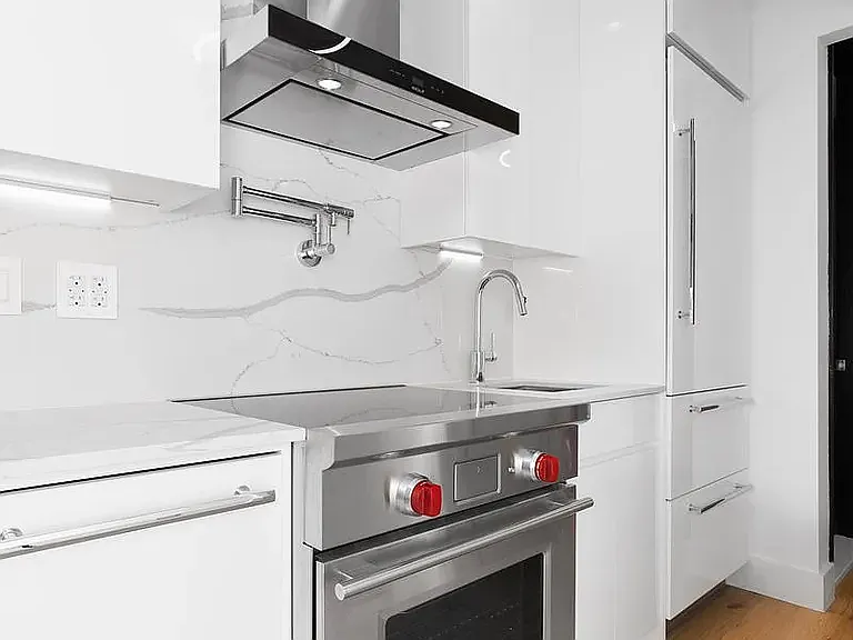 84 2nd Ave #PENTHOUSE — Photo 3