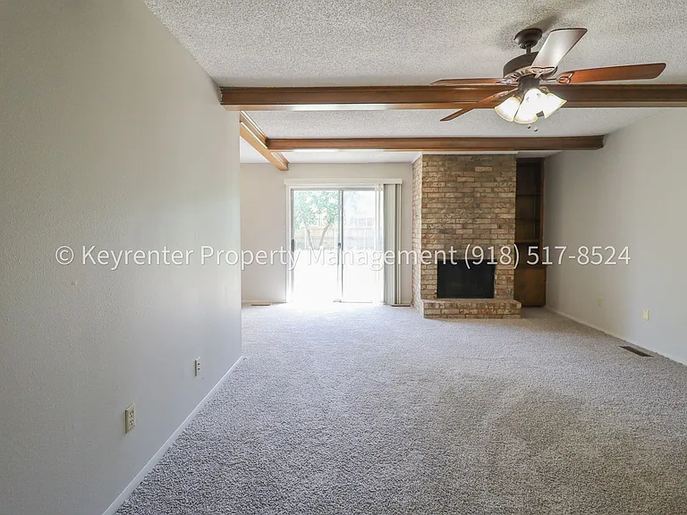6135 - 6137 S Troost Ave Duplex — Photo 14