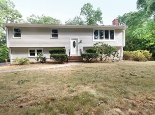 9 Bear Hl, Dedham, MA 02026