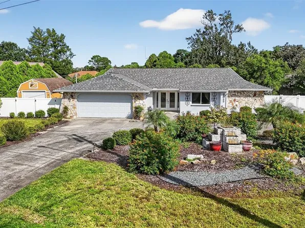 3025 Whitewood Ave, Spring Hill, FL 34609