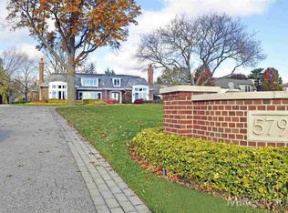 579 Lake Shore Rd, Grosse Pointe Shores, MI 48236
