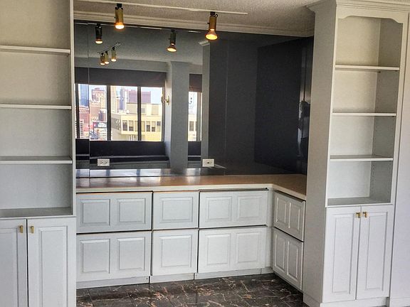 Full wet bar