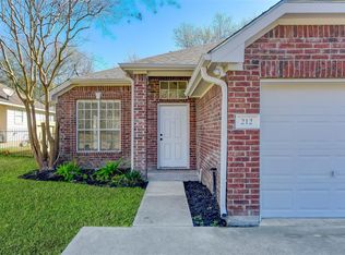 212 Canterbury Dr, Conroe, TX 77303