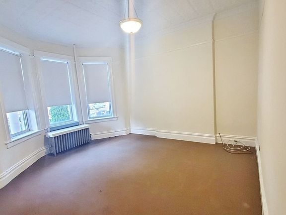 2nd image of 19-20 Astoria Park S #1