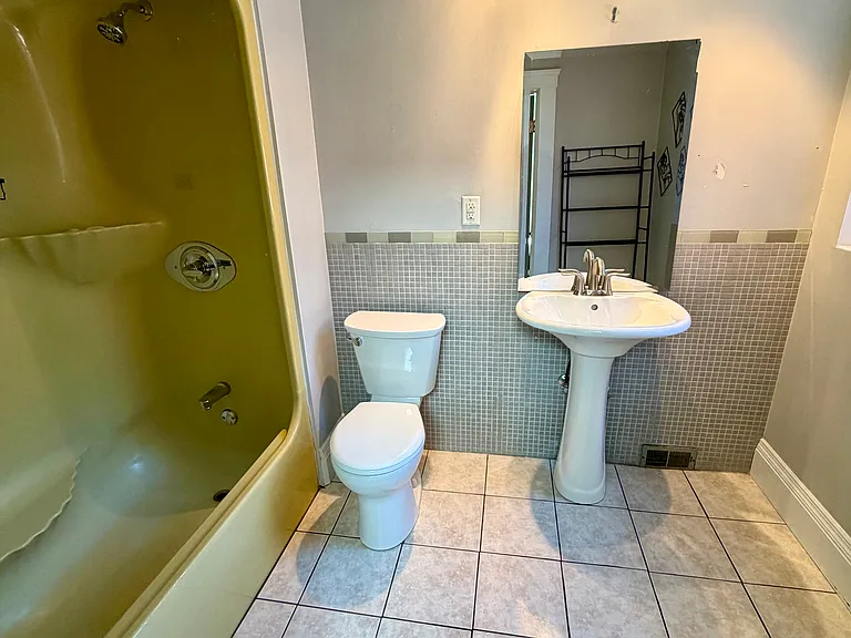 2140 Saint James Ave #3 — Photo 13