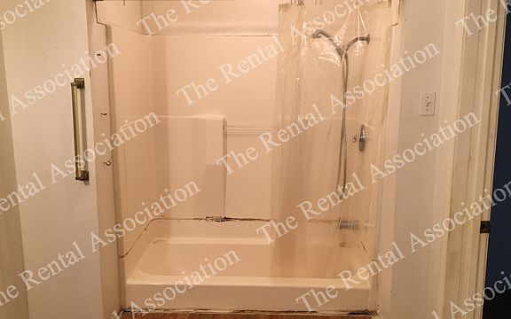 5th image of 202 Lazarre Ave