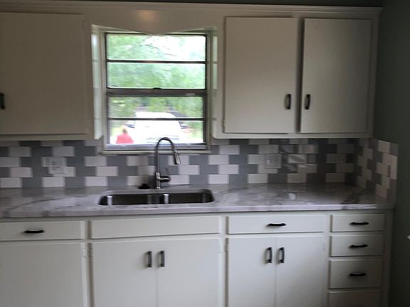 5th image of 1732 Lincoln Dr
