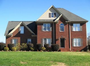 7125 Holly Glen Dr, Stokesdale, NC 27357