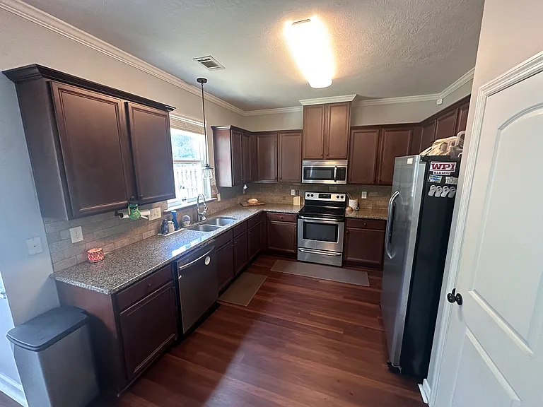 511 Sebastian Dr — Photo 13